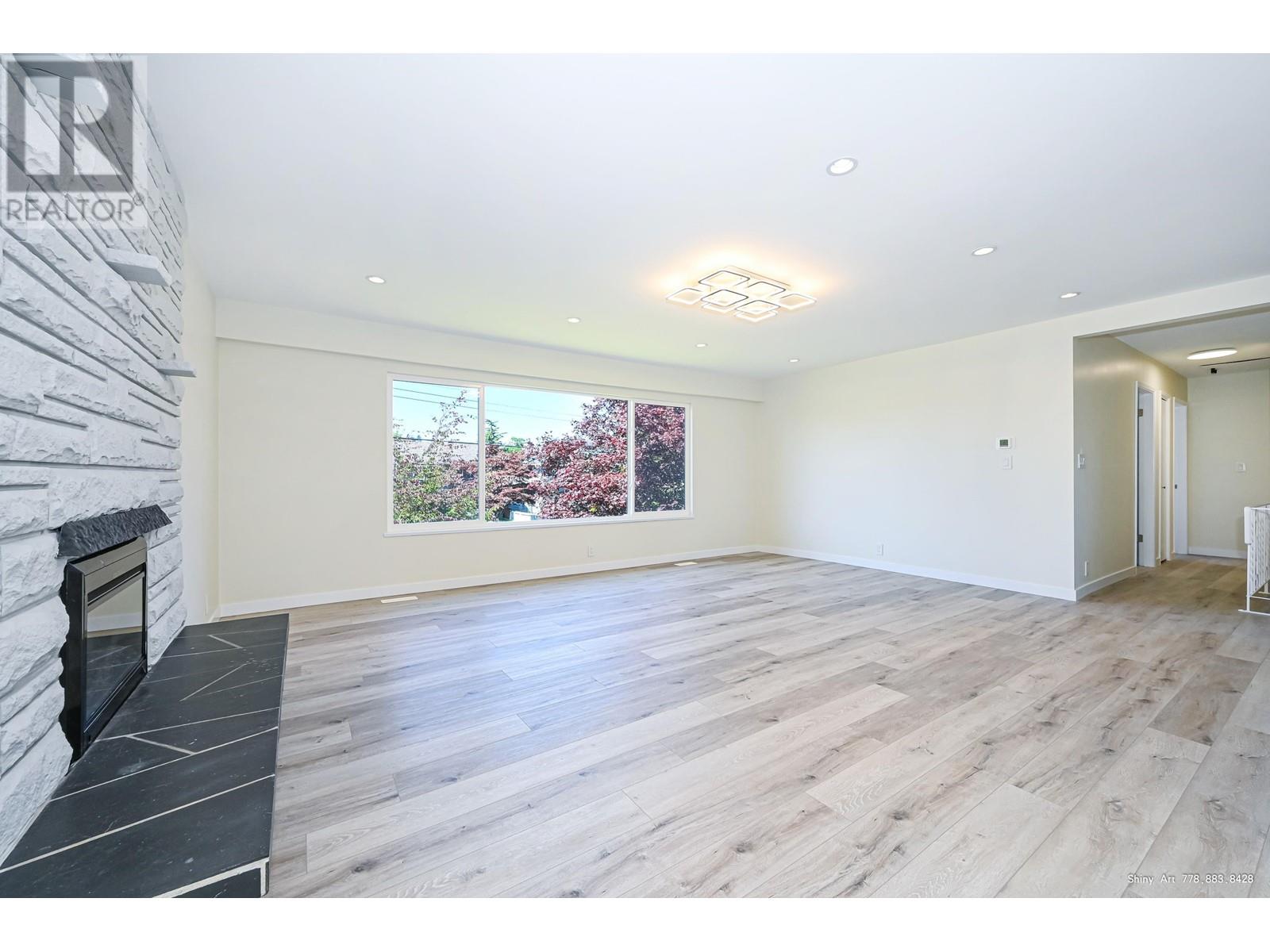 5546 MAPLE CRESCENT, Delta real estate listing R2955027