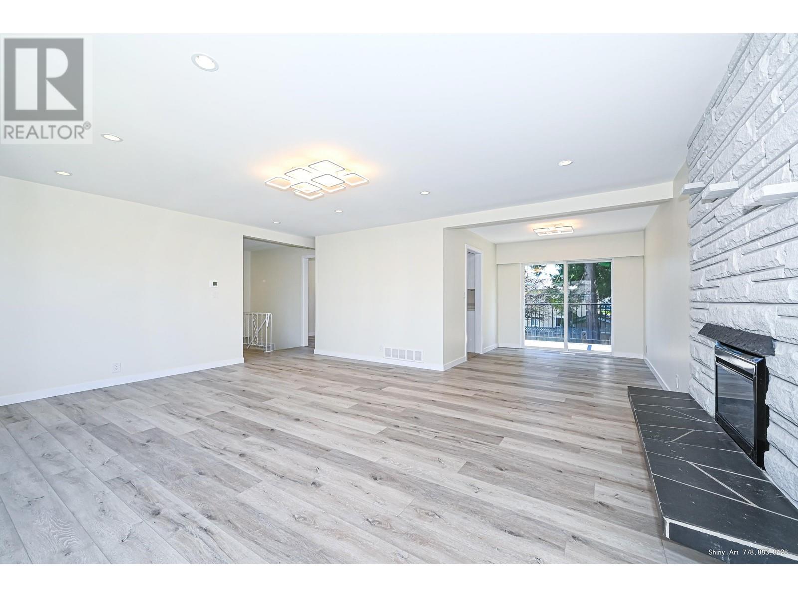 5546 MAPLE CRESCENT, Delta real estate listing R2955027