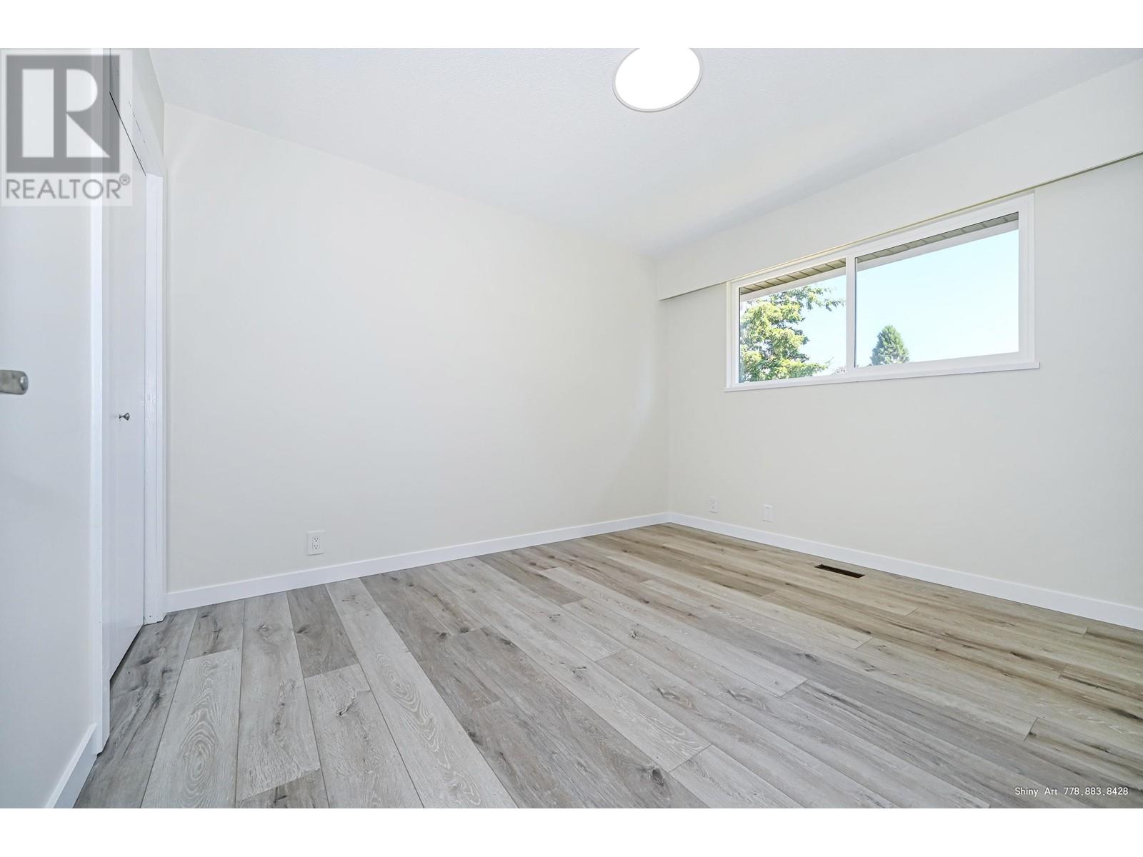 5546 MAPLE CRESCENT, Delta real estate listing R2955027