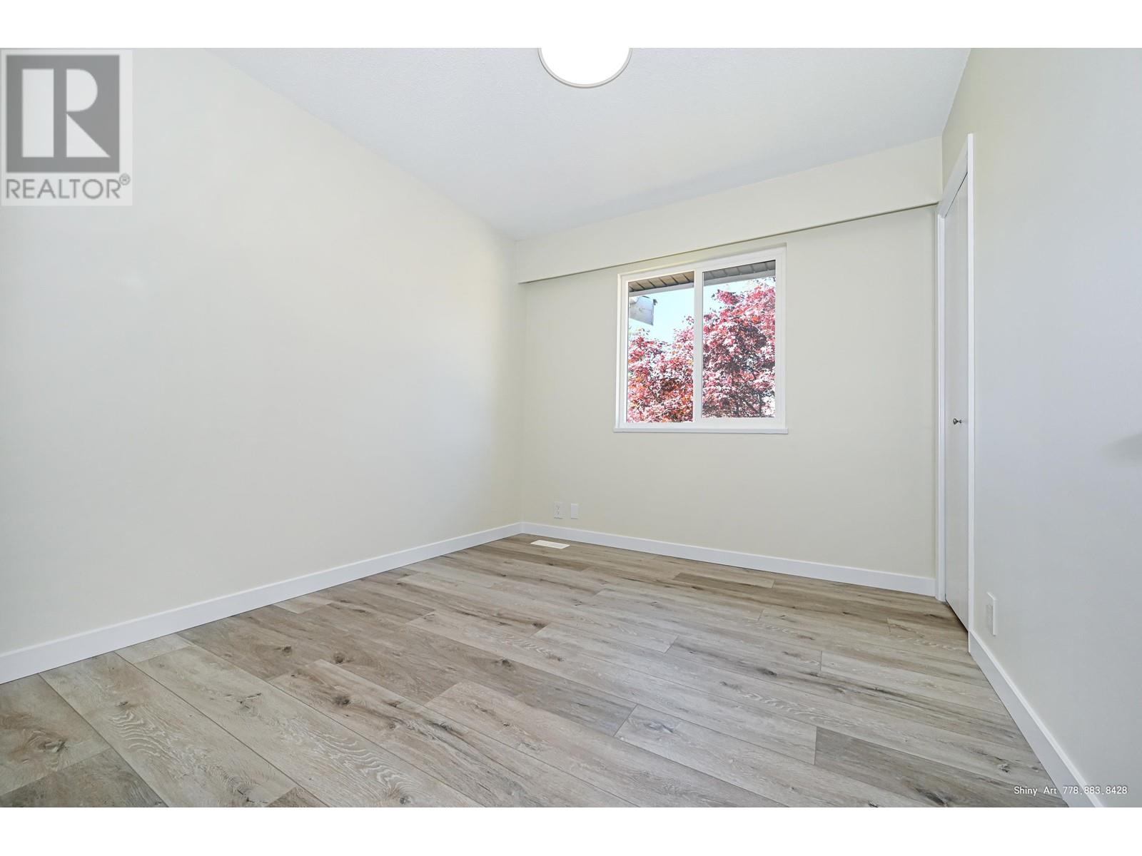 5546 MAPLE CRESCENT, Delta real estate listing R2955027