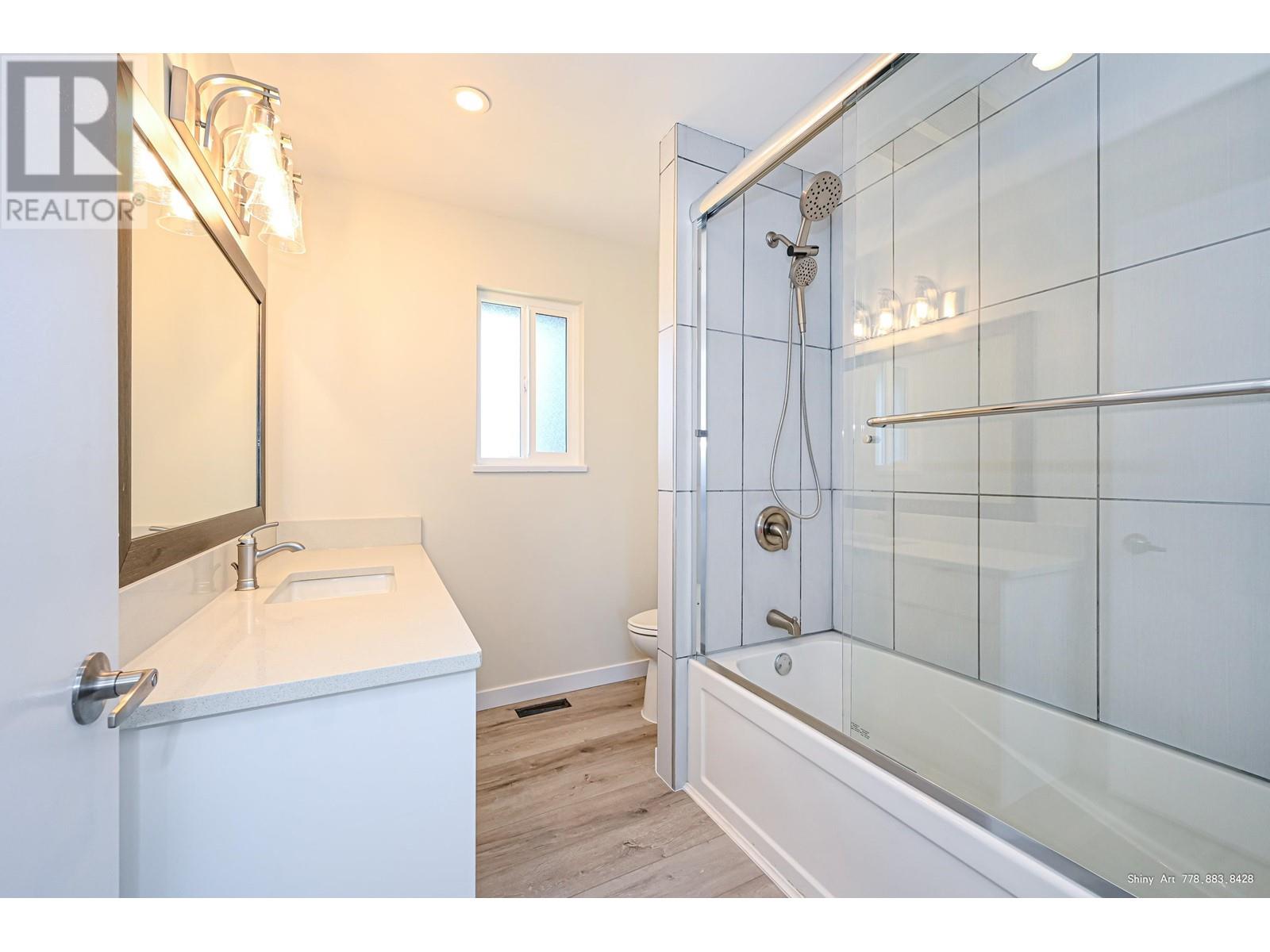5546 MAPLE CRESCENT, Delta real estate listing R2955027