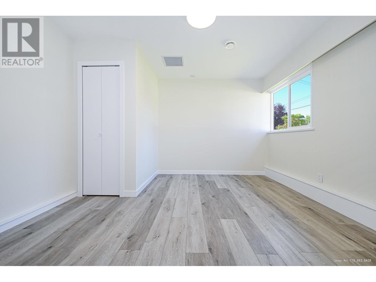 5546 MAPLE CRESCENT, Delta real estate listing R2955027