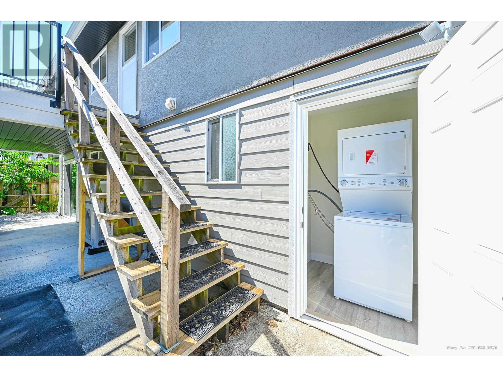 5546 MAPLE CRESCENT, Delta real estate listing R2955027