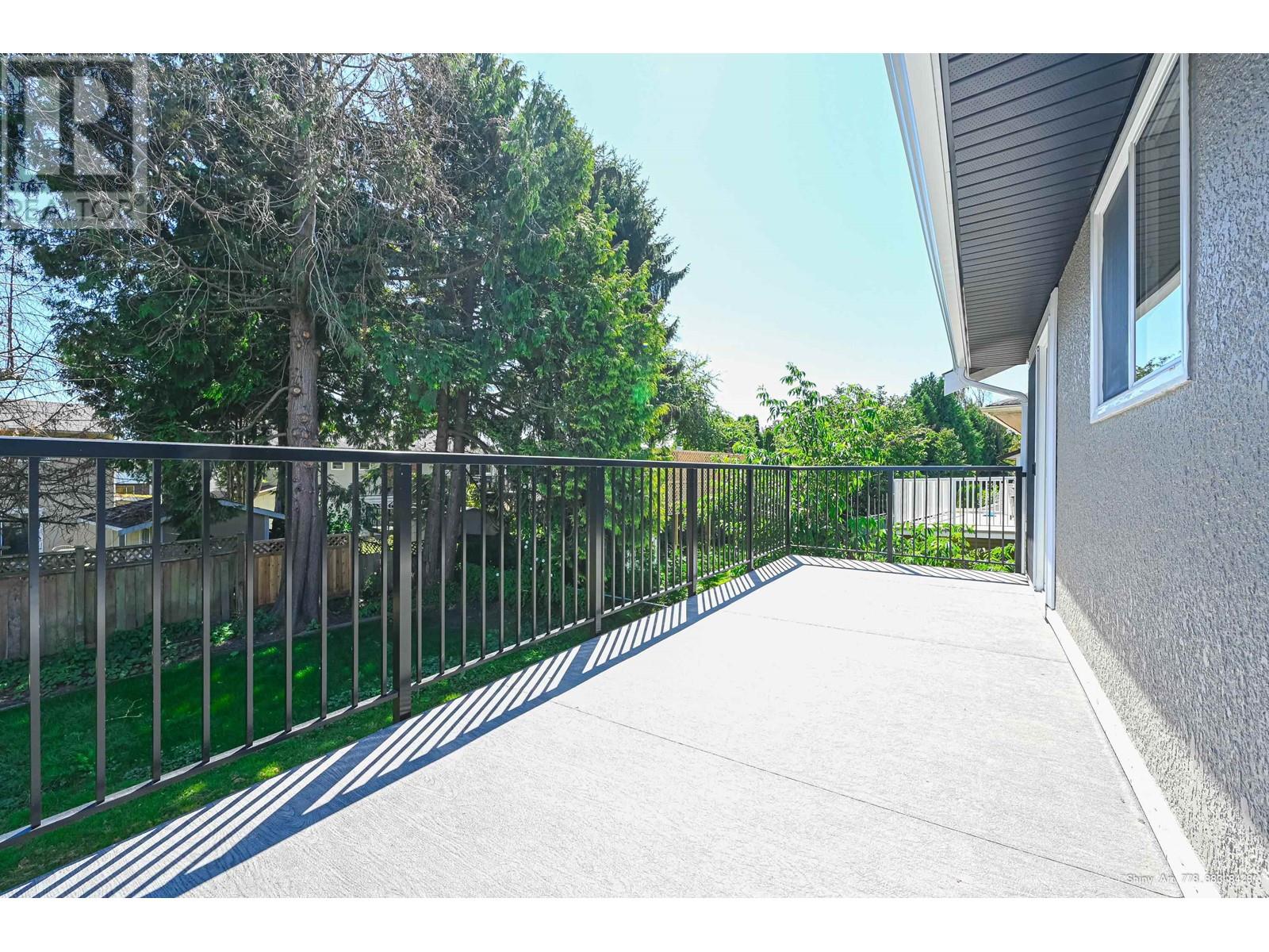 5546 MAPLE CRESCENT, Delta real estate listing R2955027