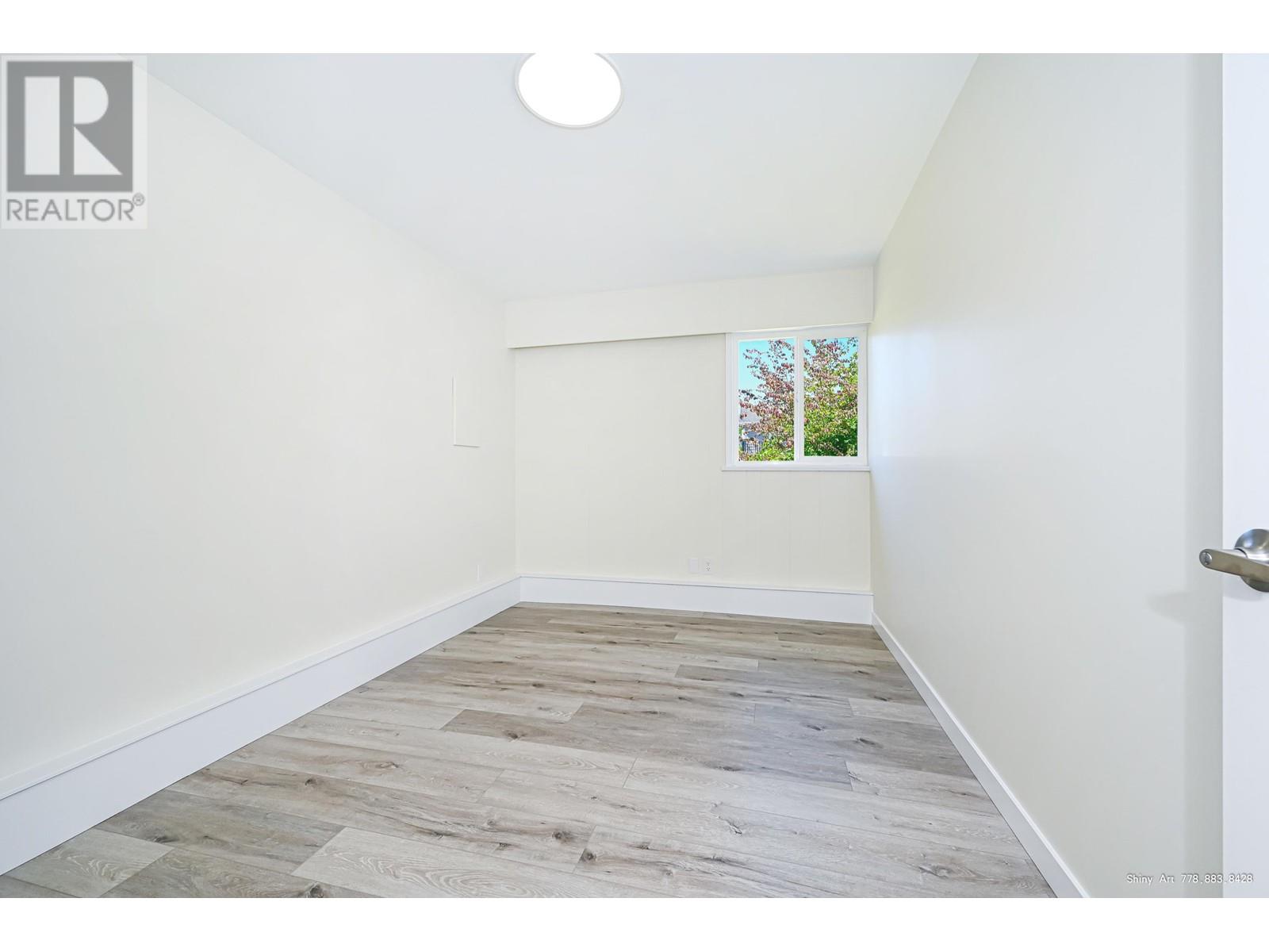 5546 MAPLE CRESCENT, Delta real estate listing R2955027