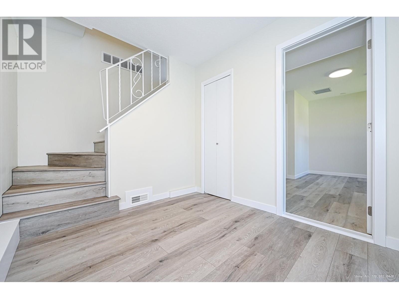 5546 MAPLE CRESCENT, Delta real estate listing R2955027