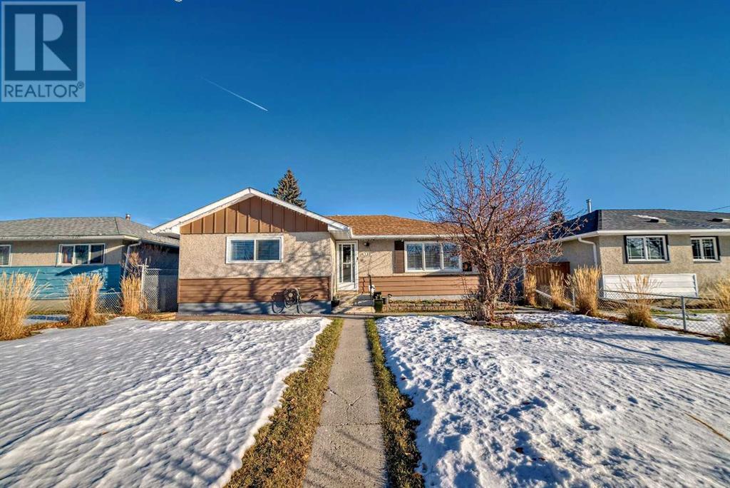 320 44 Street SE, Calgary, Alberta