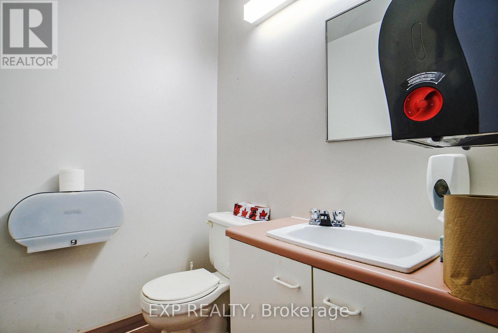 Photo 4 of 8 1488 Stittsville Main Street, Ottawa ON
