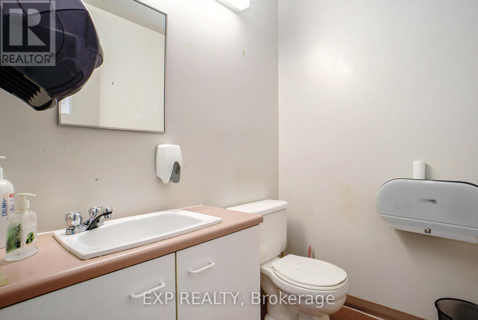 Photo 8 of 8 1488 Stittsville Main Street, Ottawa ON