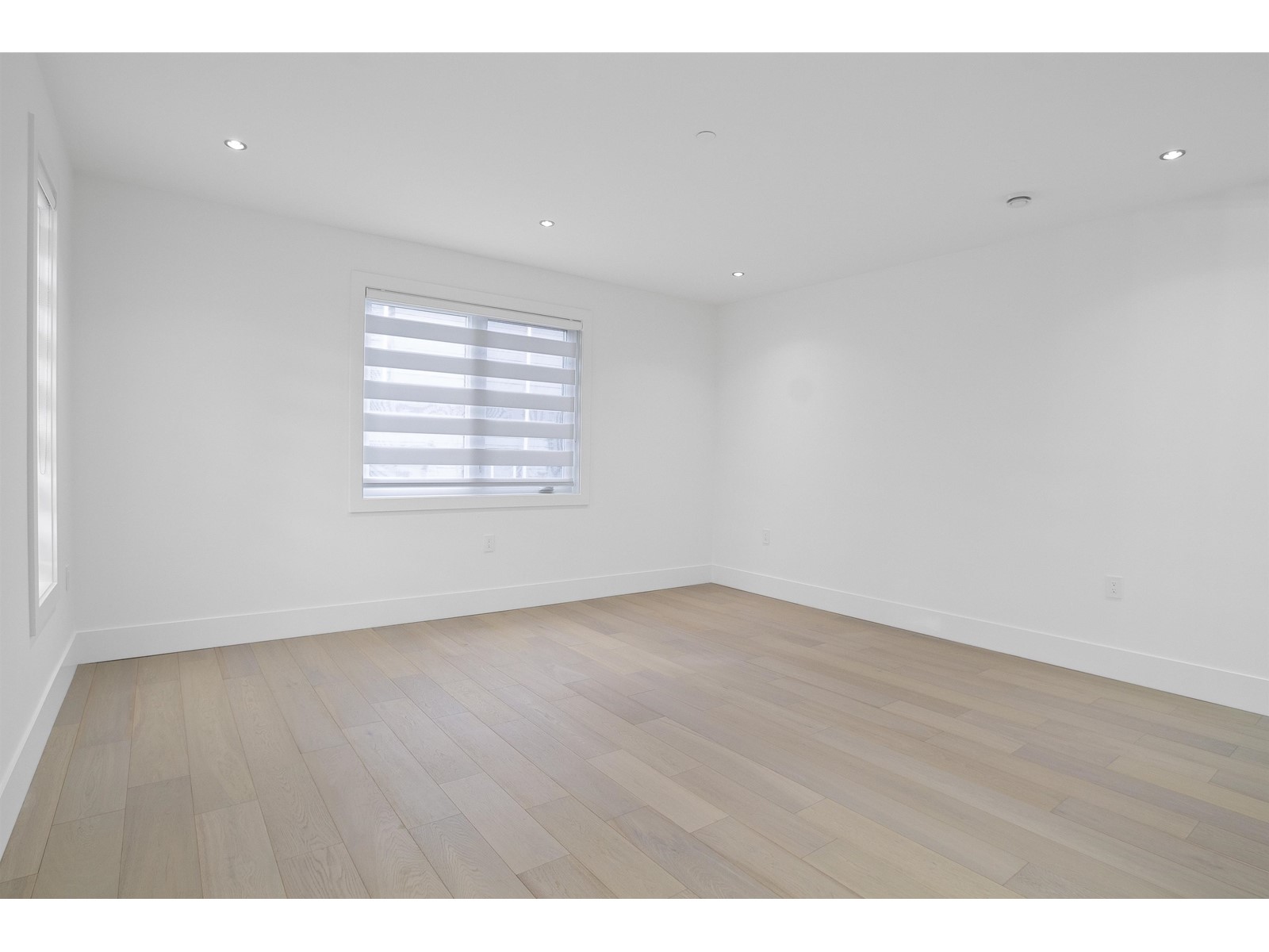 13915 BLACKBURN AVENUE, White Rock