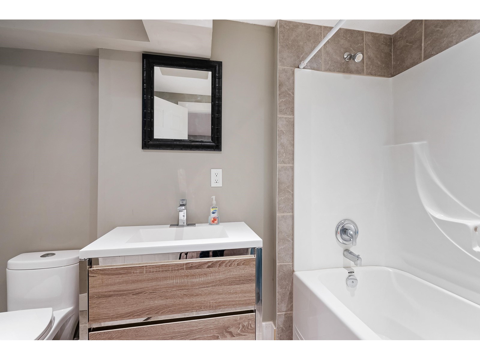 2889 ROYAL STREET, Abbotsford real estate listing R2953258
