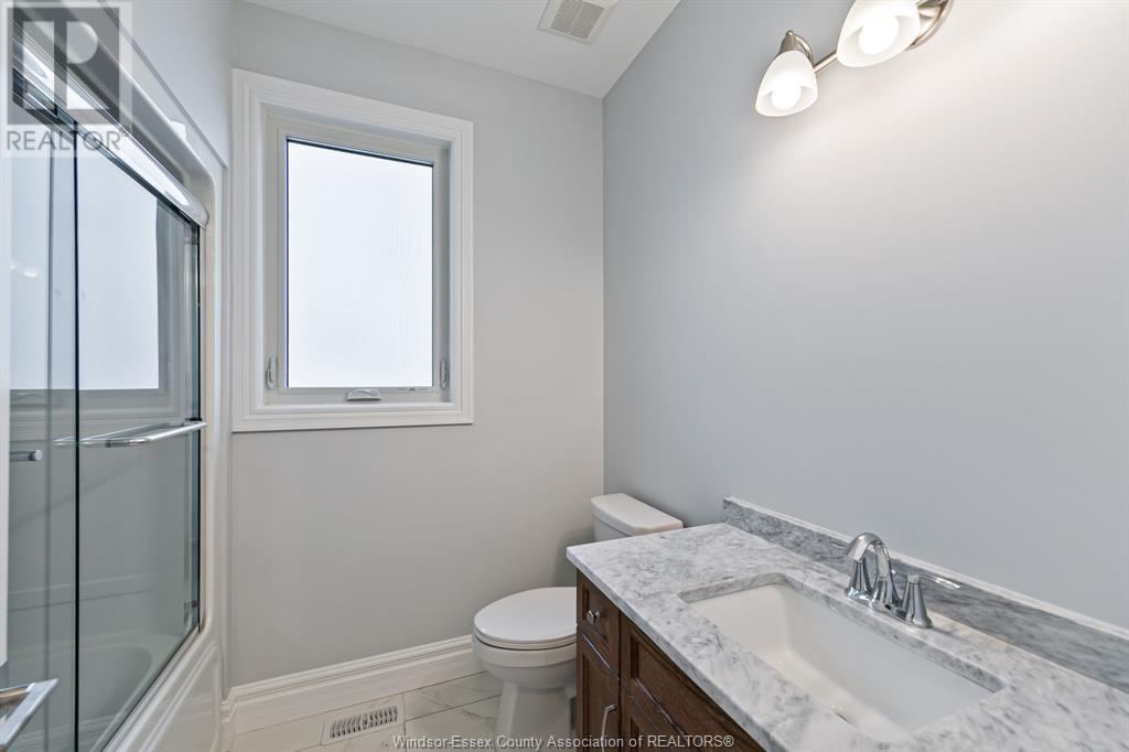 Photo 15 of 256 Delores, Essex ON