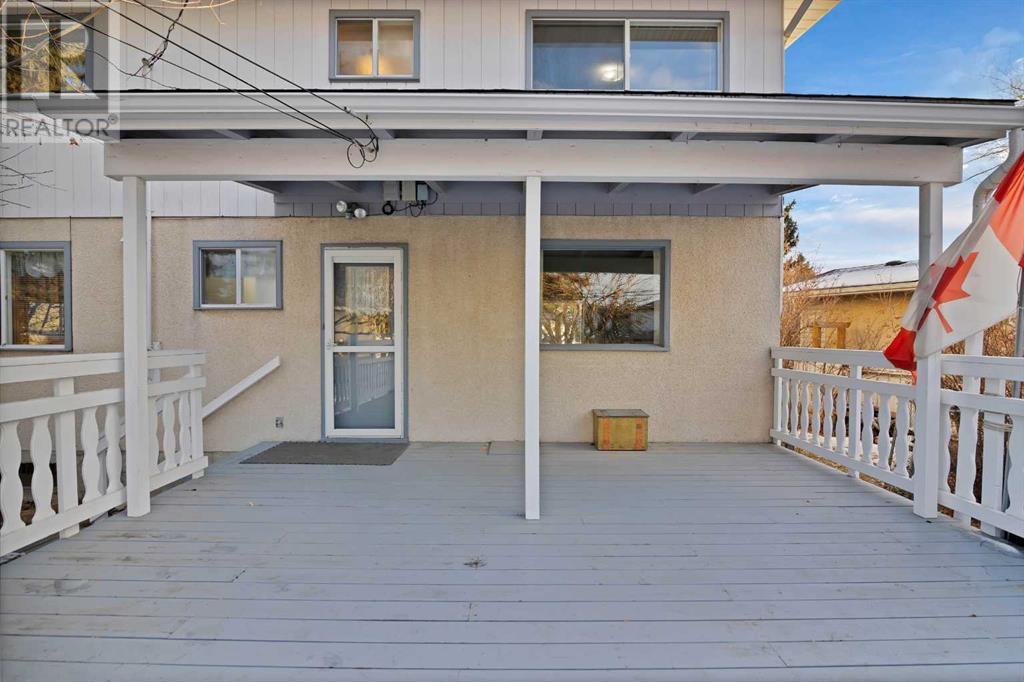 Single Family House for Sale in  Lodge Crescent SW Lakeview Calgary 