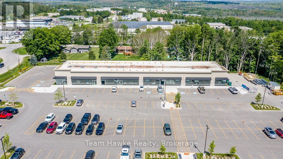 Photo 5 of 2 611 Prospect Boulevard, Midland ON