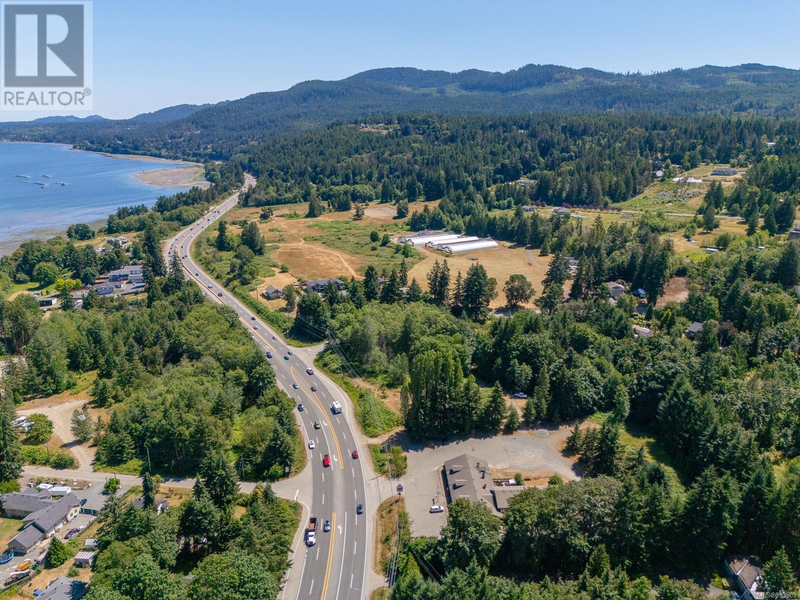 Photo 15 of 2433 Summerset Rd, Nanoose Bay BC