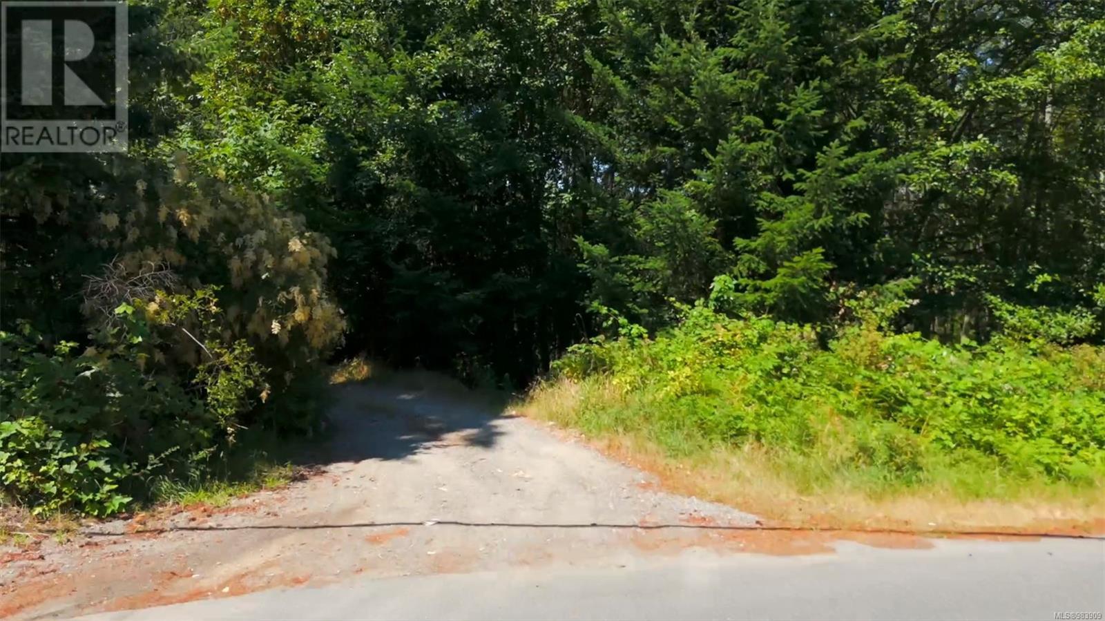 Photo 2 of 2433 Summerset Rd, Nanoose Bay BC
