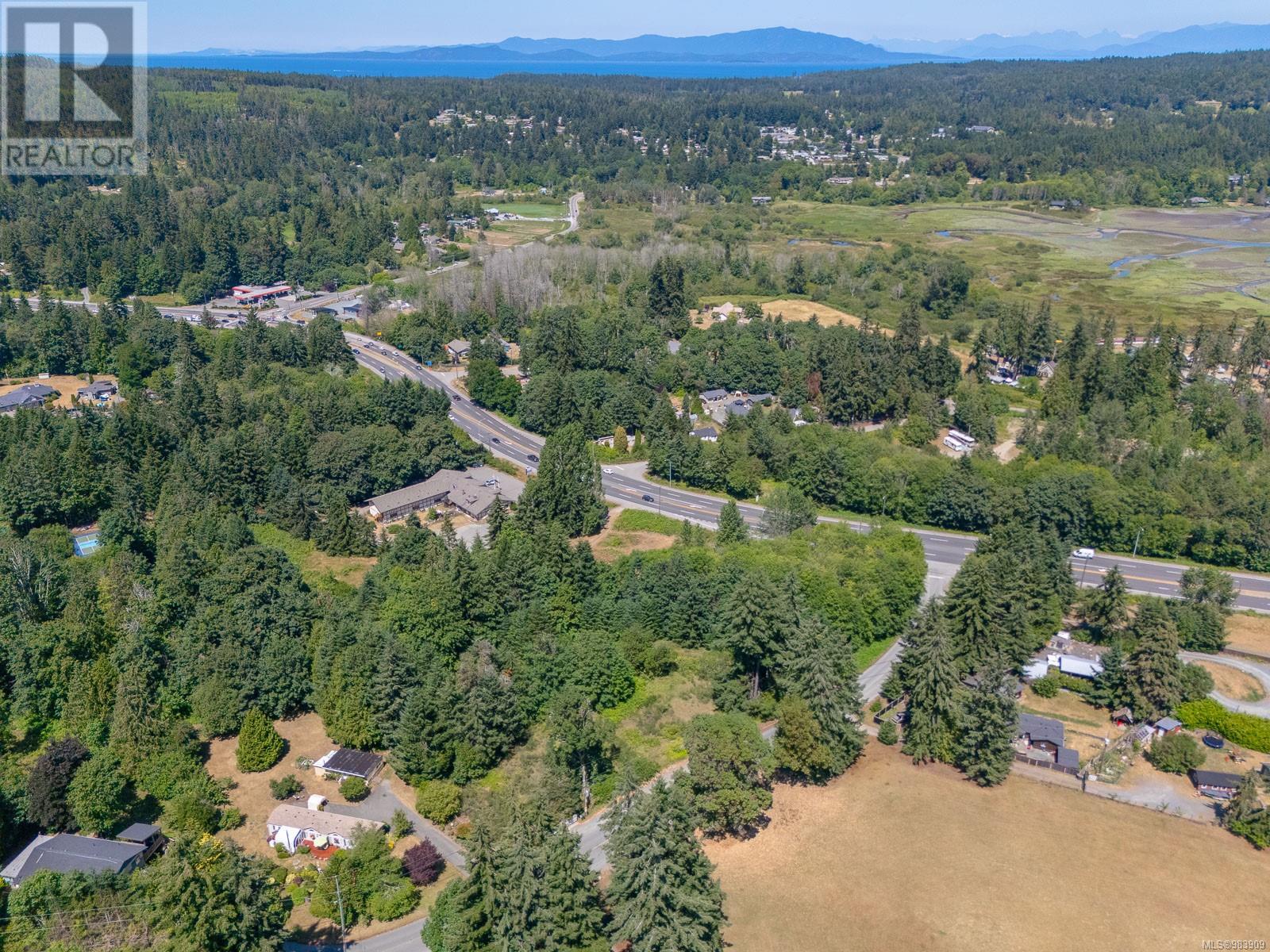 Photo 11 of 2433 Summerset Rd, Nanoose Bay BC