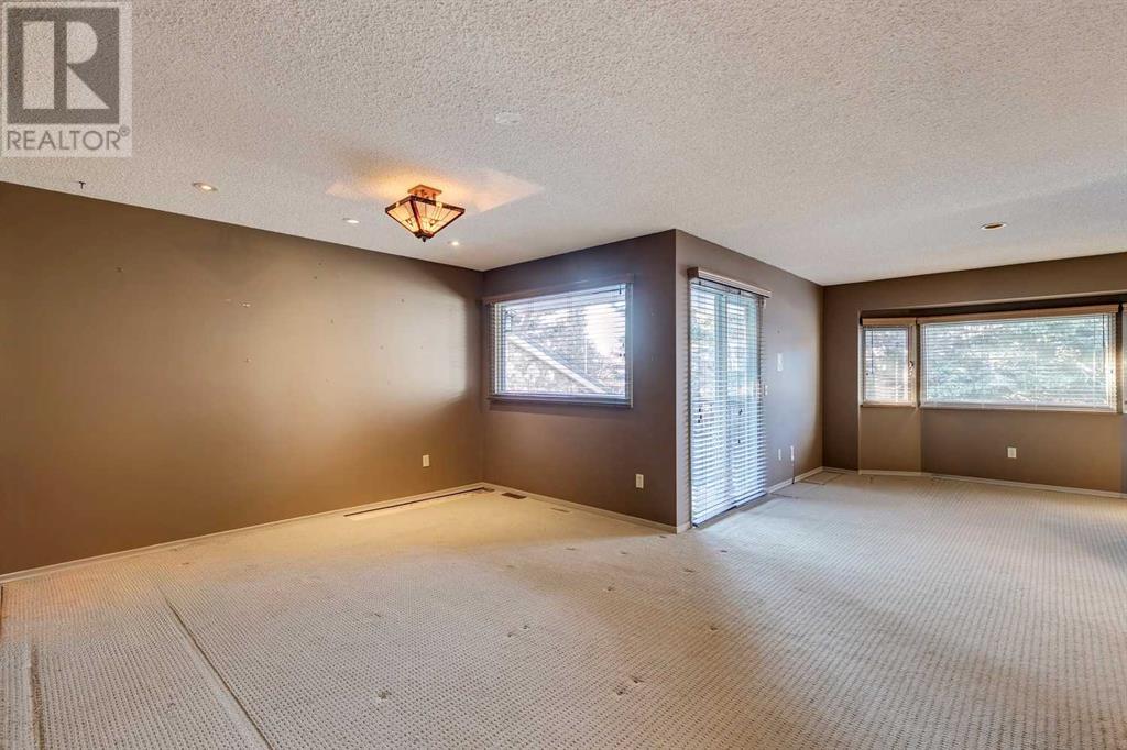 Single Family House for Sale in   Oakmount Court SW Oakridge Calgary 