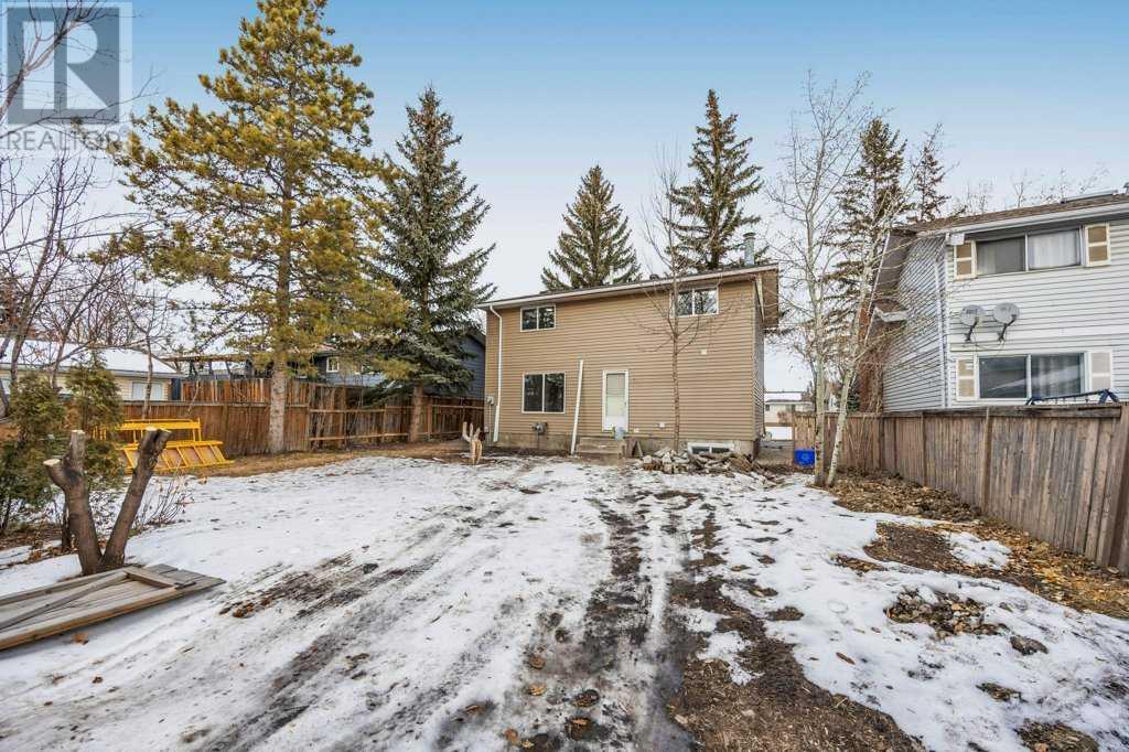 Single Family House for Sale in  Rundlehorn Drive NE Pineridge Calgary 