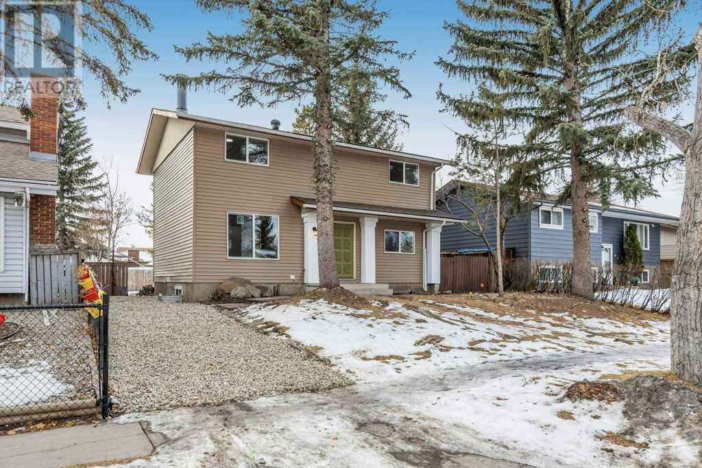 Single Family House for Sale in  Rundlehorn Drive NE Pineridge Calgary 