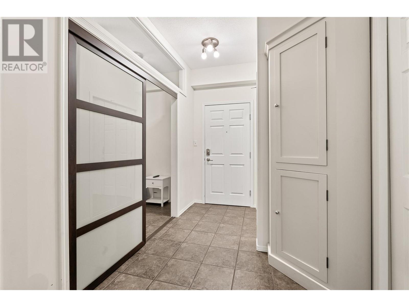 303 1128 Sunset Drive, Kelowna