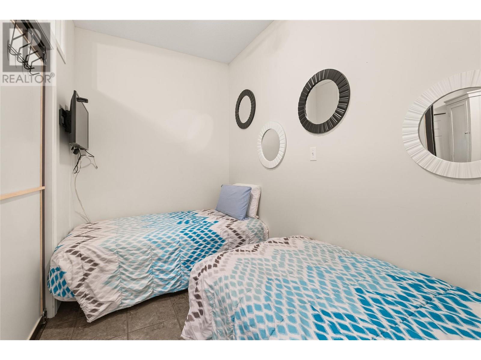 303 1128 Sunset Drive, Kelowna