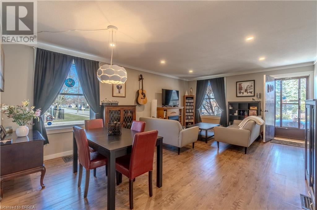 21 WADE Avenue - 2