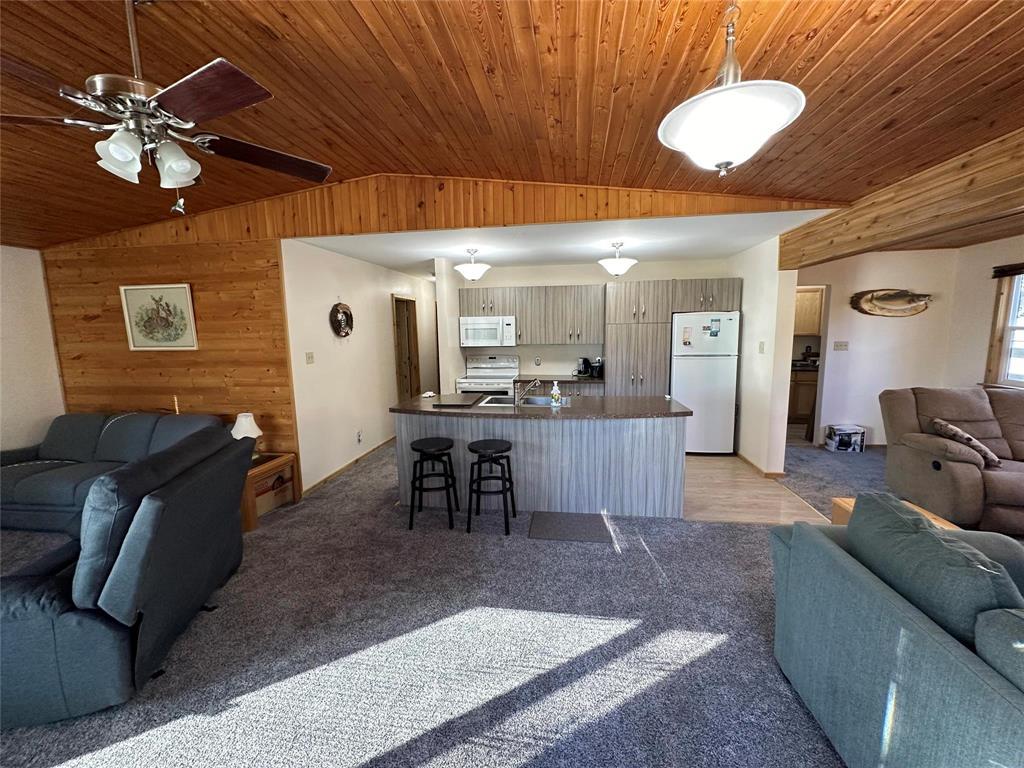 Photo 2 of 10 Reinhold Drive, Belair MB
