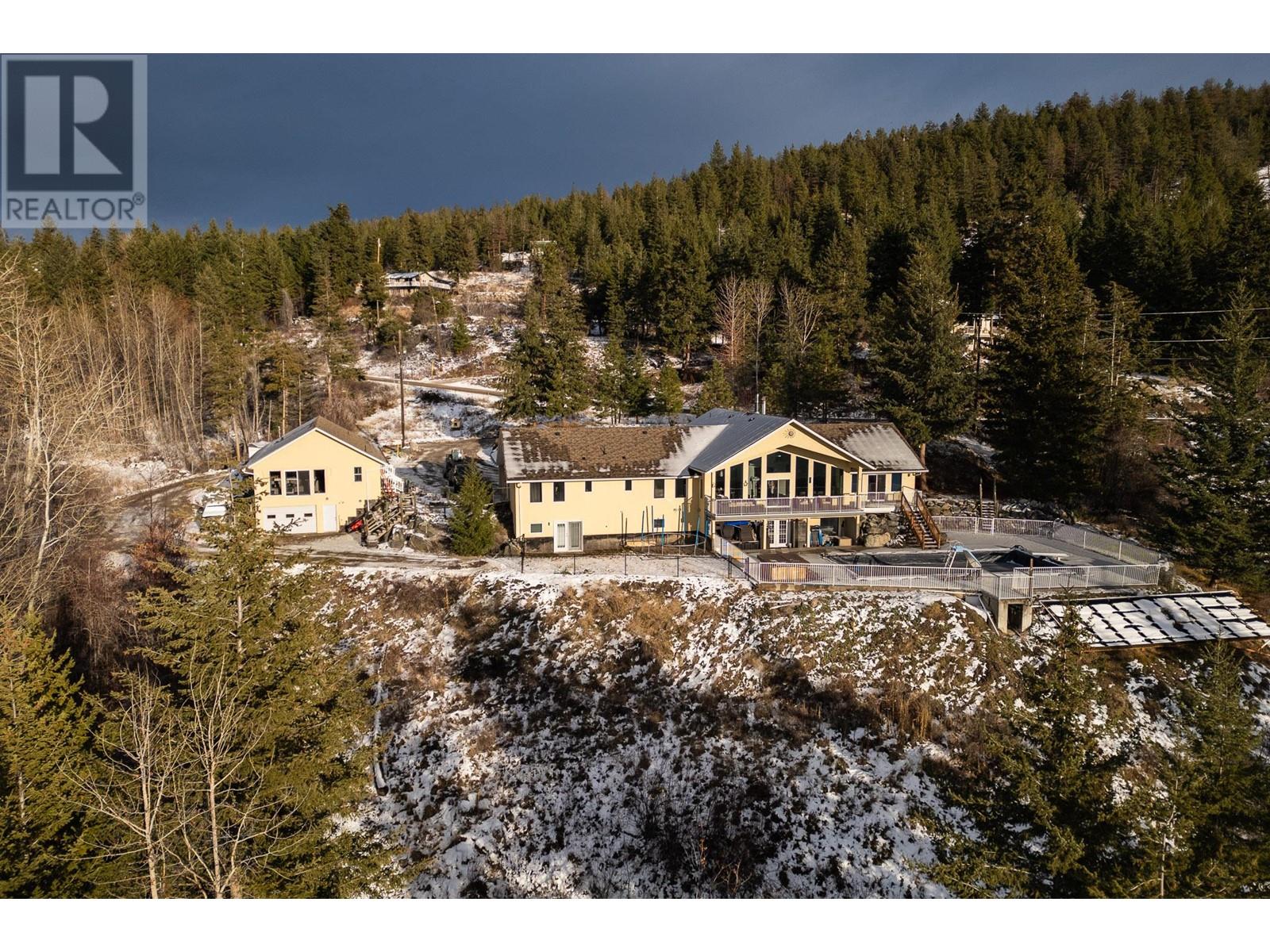 6720 Langley Court, Kelowna