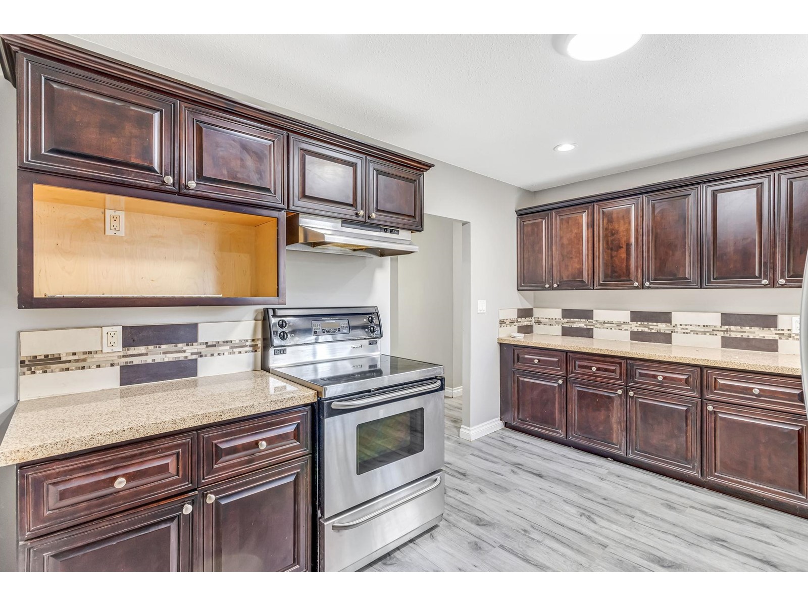 15112 DOVE PLACE, Surrey