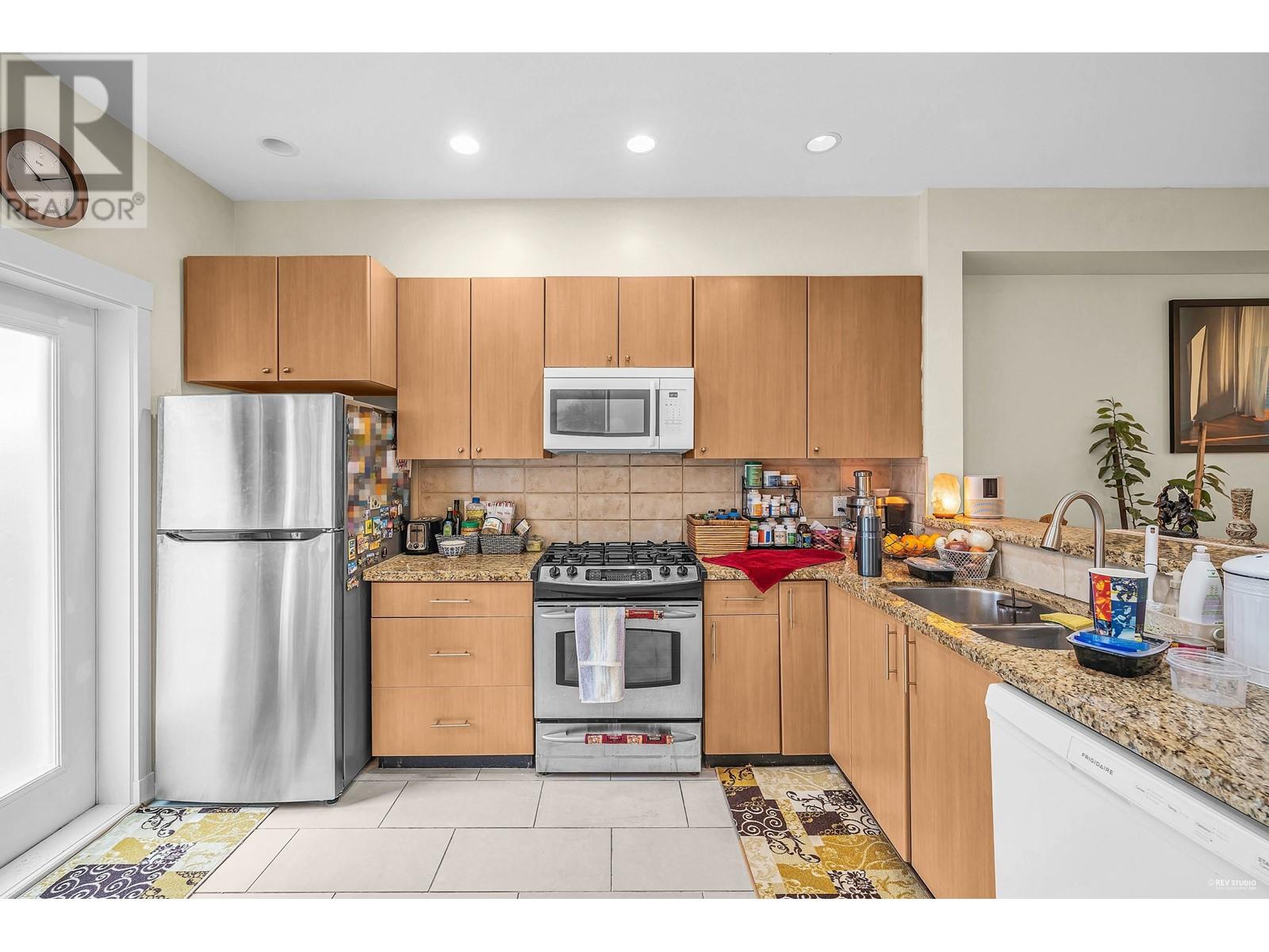 329 W 59TH AVENUE, Vancouver
