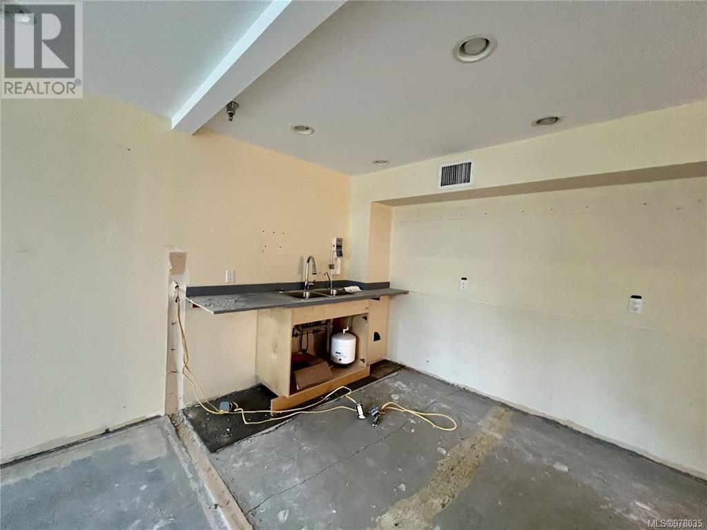 #103 1629 TOWNSITE RD - 8