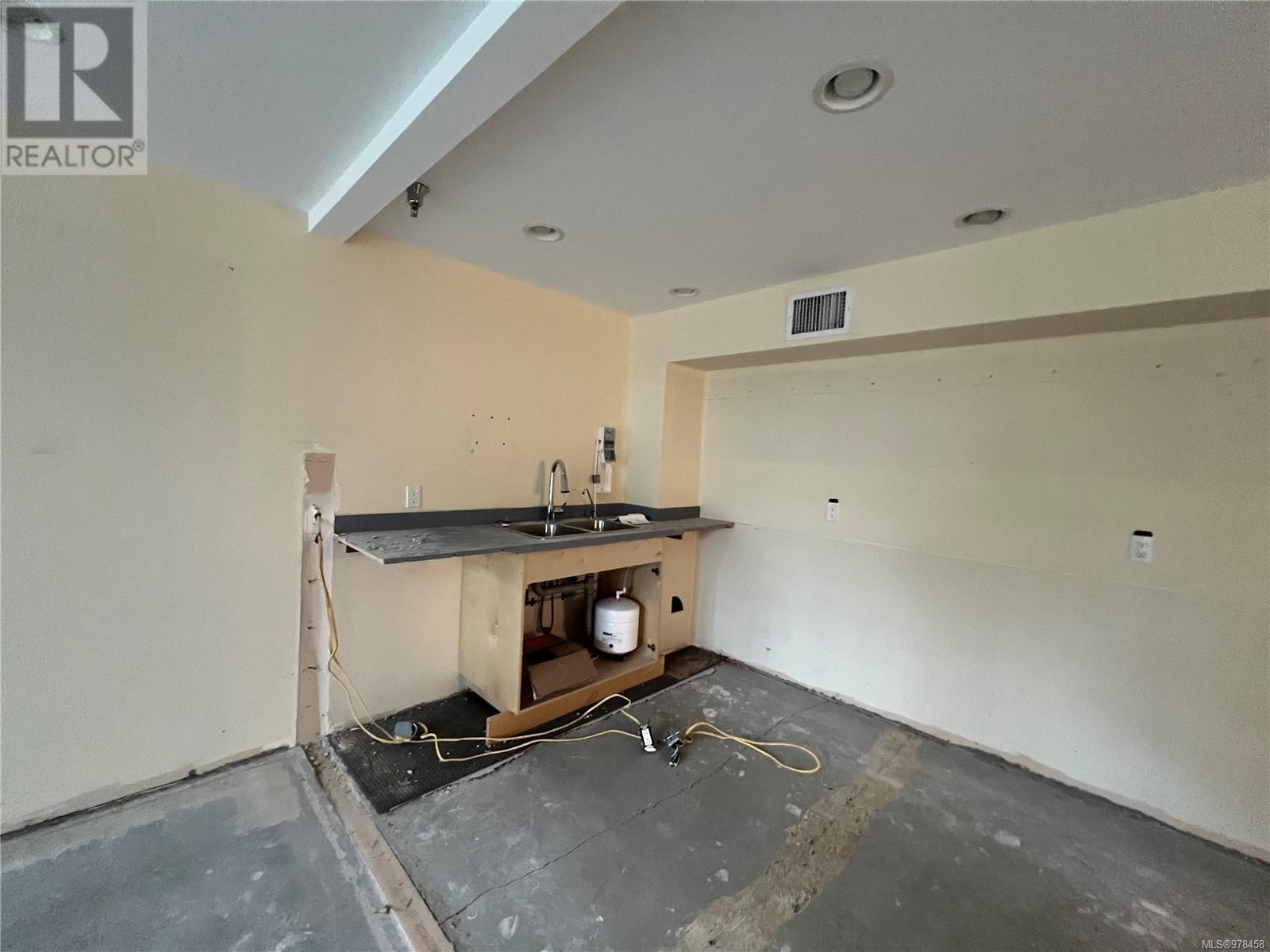 Office in Nanaimo - Image 14
