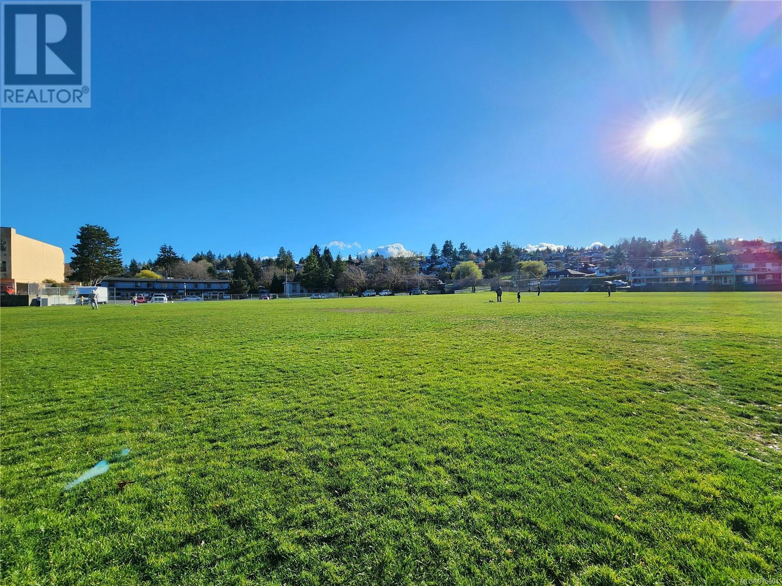 3111 Departure Bay Rd, Nanaimo real estate listing 975604
