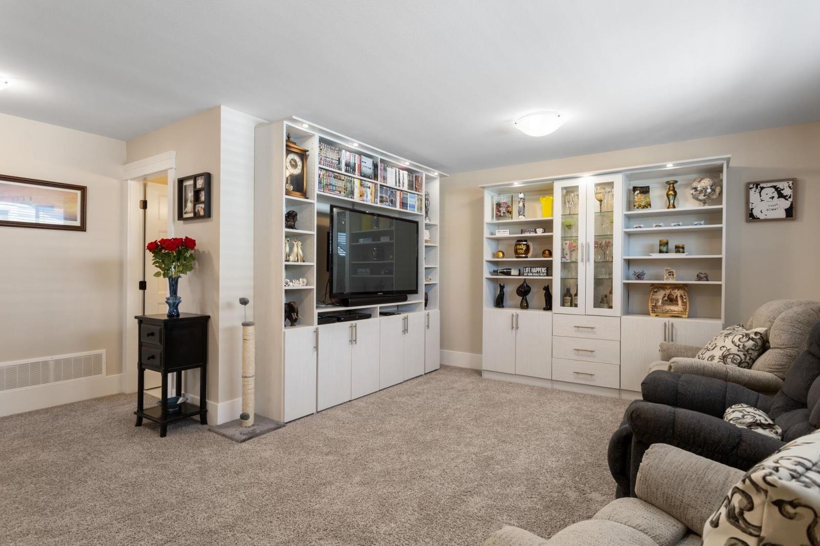 104 46213 HAKWELES ROAD, Sardis East Vedder, Chilliwack