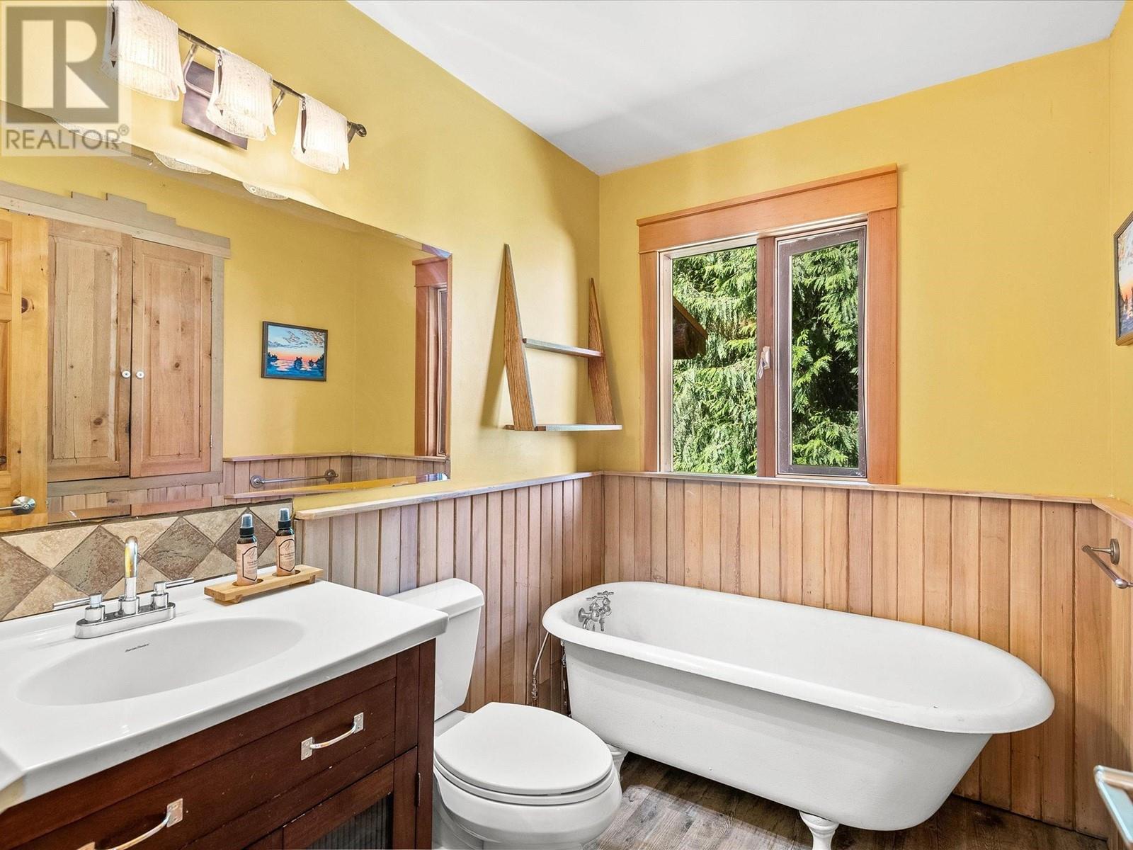 7700 PEMBERTON MEADOWS ROAD, Pemberton