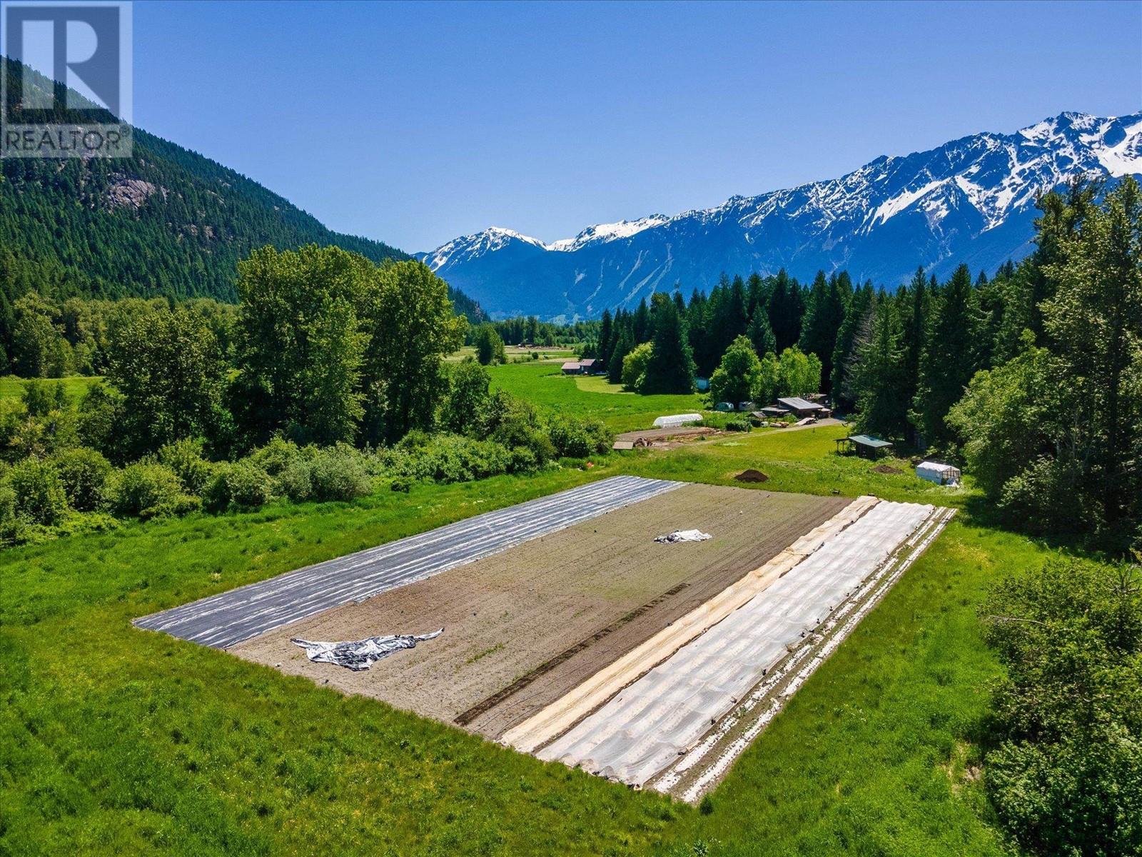 7700 PEMBERTON MEADOWS ROAD, Pemberton