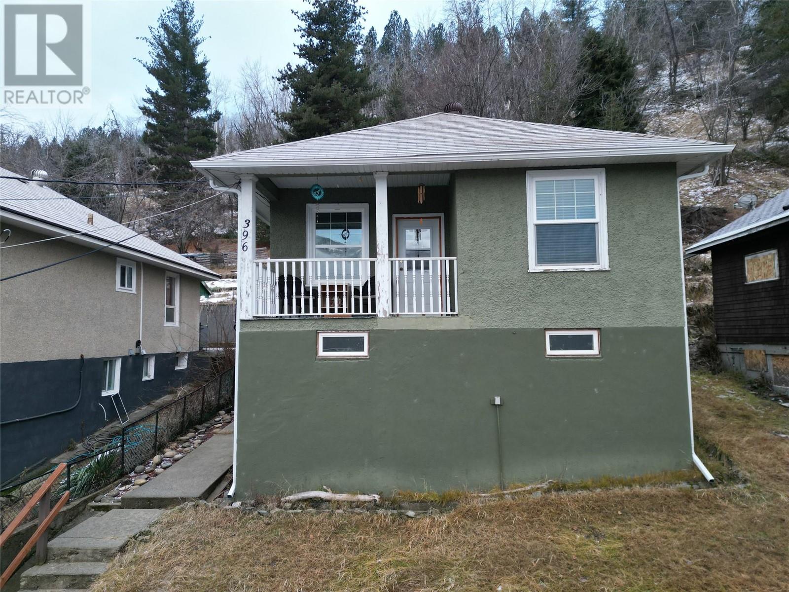 396 Buckna Street, Trail