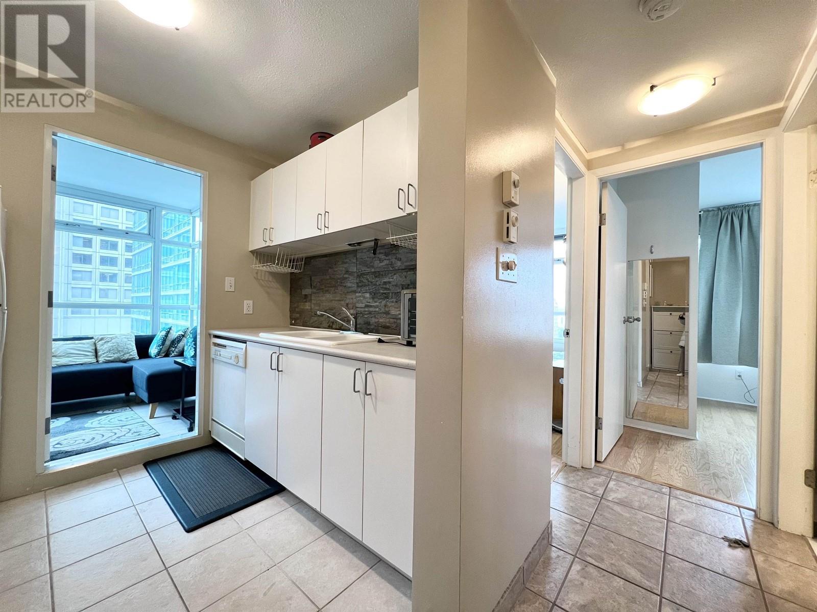 Photo 10 of 907 438 Seymour Street, Vancouver BC