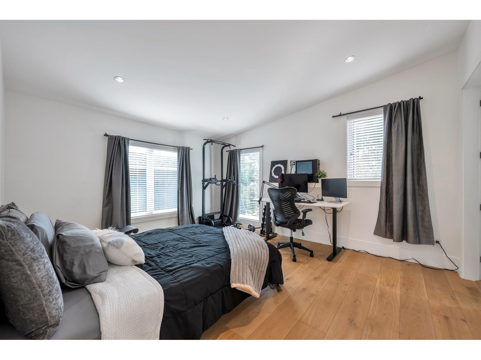 1038 STEVENS STREET, White Rock real estate listing R2956155