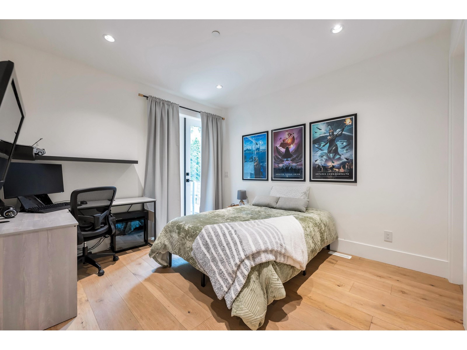 1038 STEVENS STREET, White Rock real estate listing R2956155