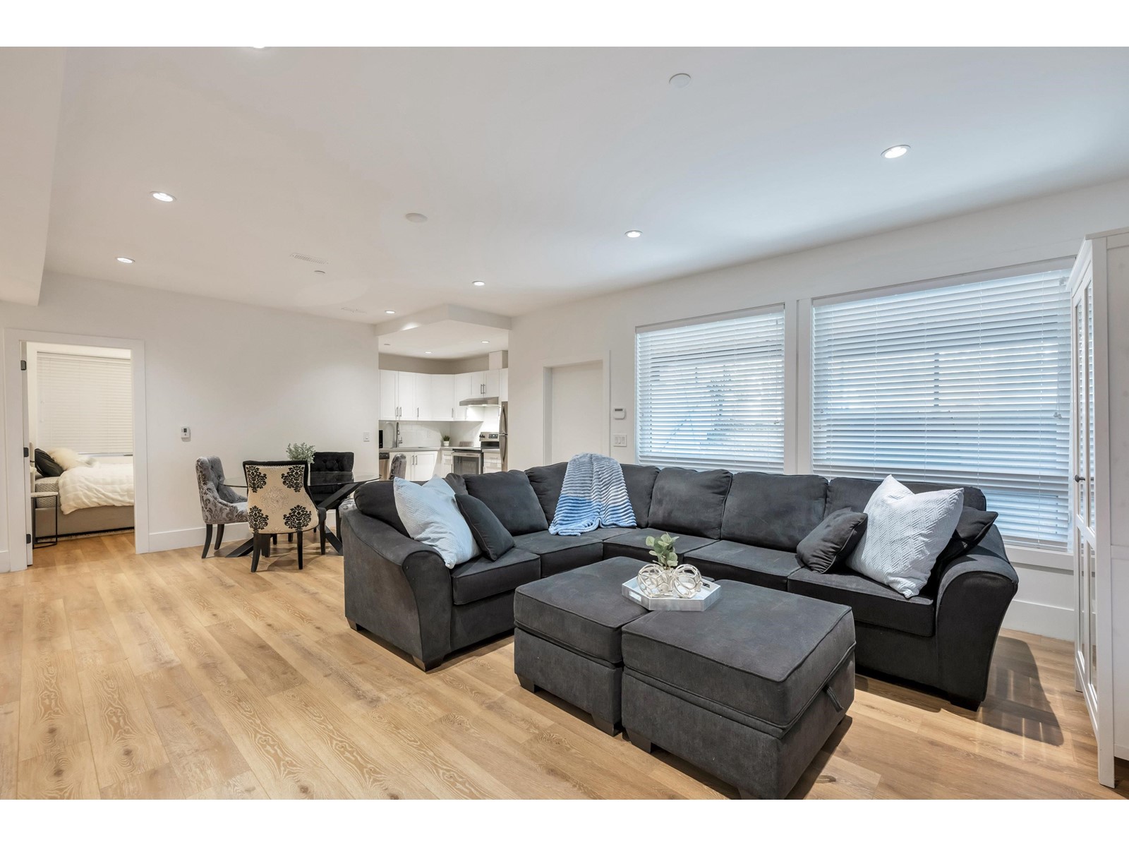 1038 STEVENS STREET, White Rock real estate listing R2956155