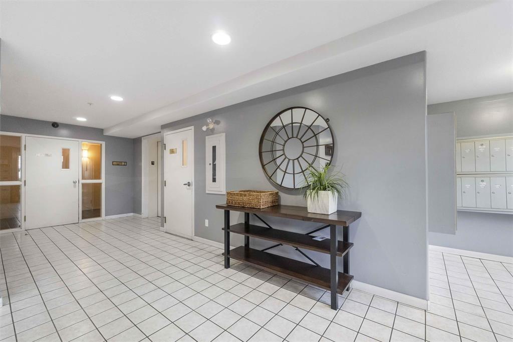 302 2435 CENTER STREET, Abbotsford real estate listing R2956270