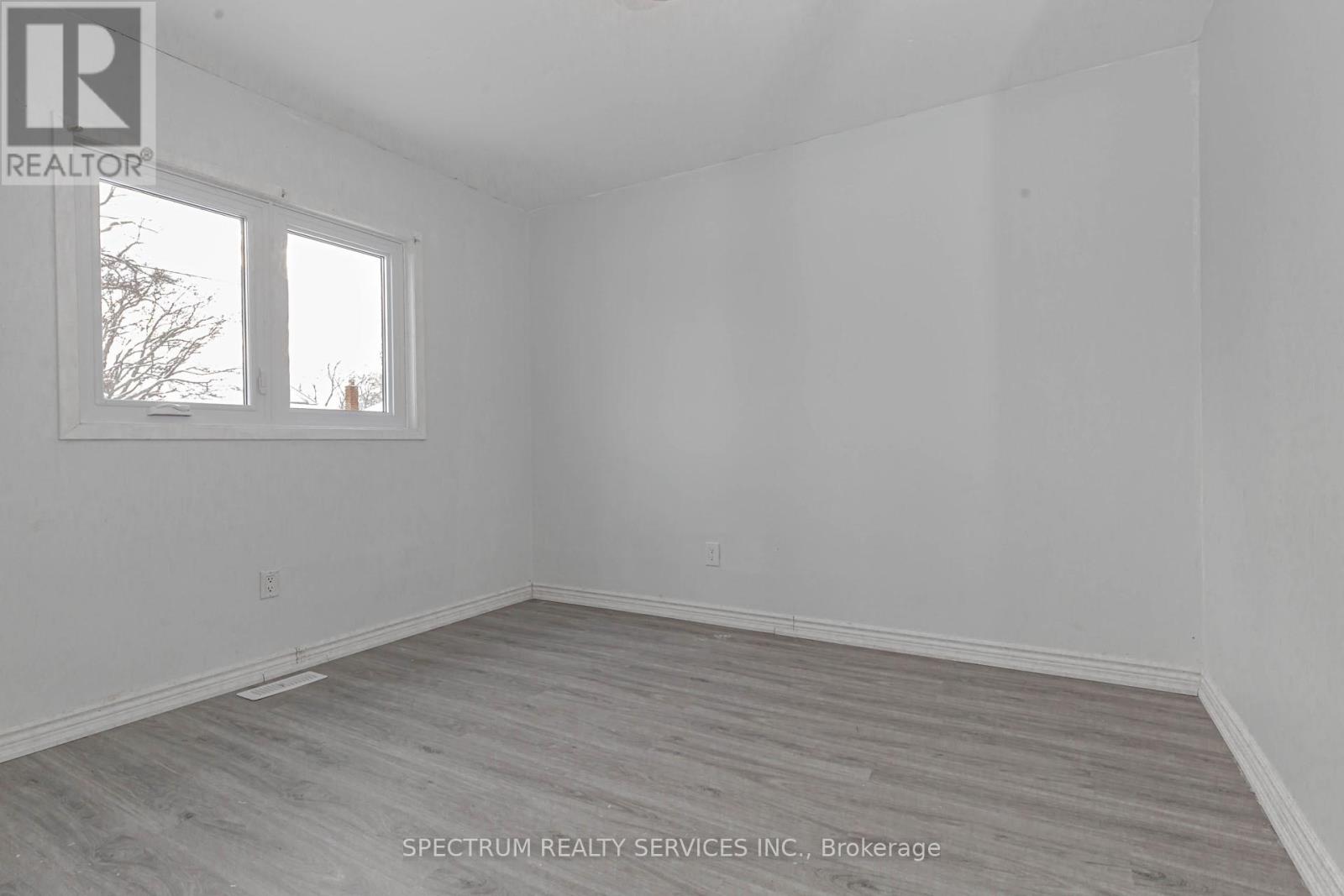Photo 15 of 55 Hamilton Street, St Catharines ON