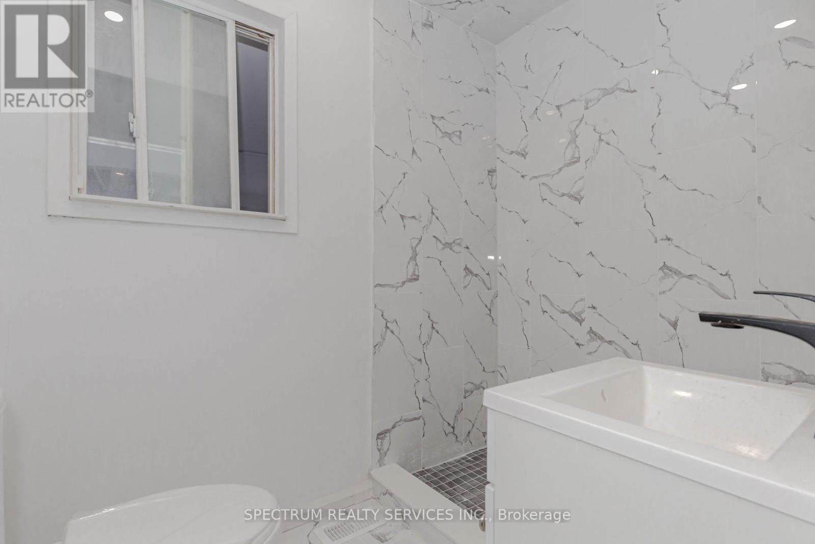 Photo 12 of 55 Hamilton Street, St Catharines ON