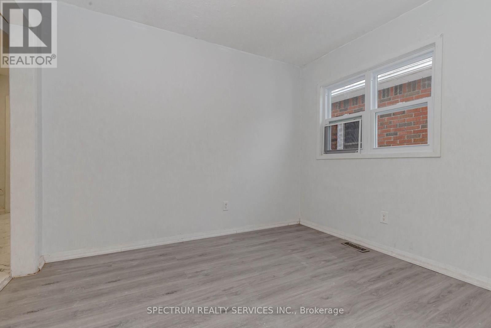 Photo 22 of 55 Hamilton Street, St Catharines ON