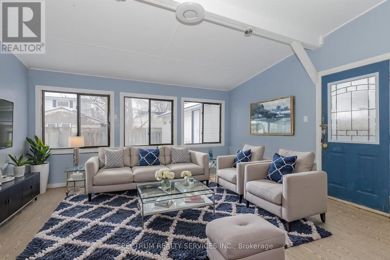 Photo 9 of 55 Hamilton Street, St Catharines ON