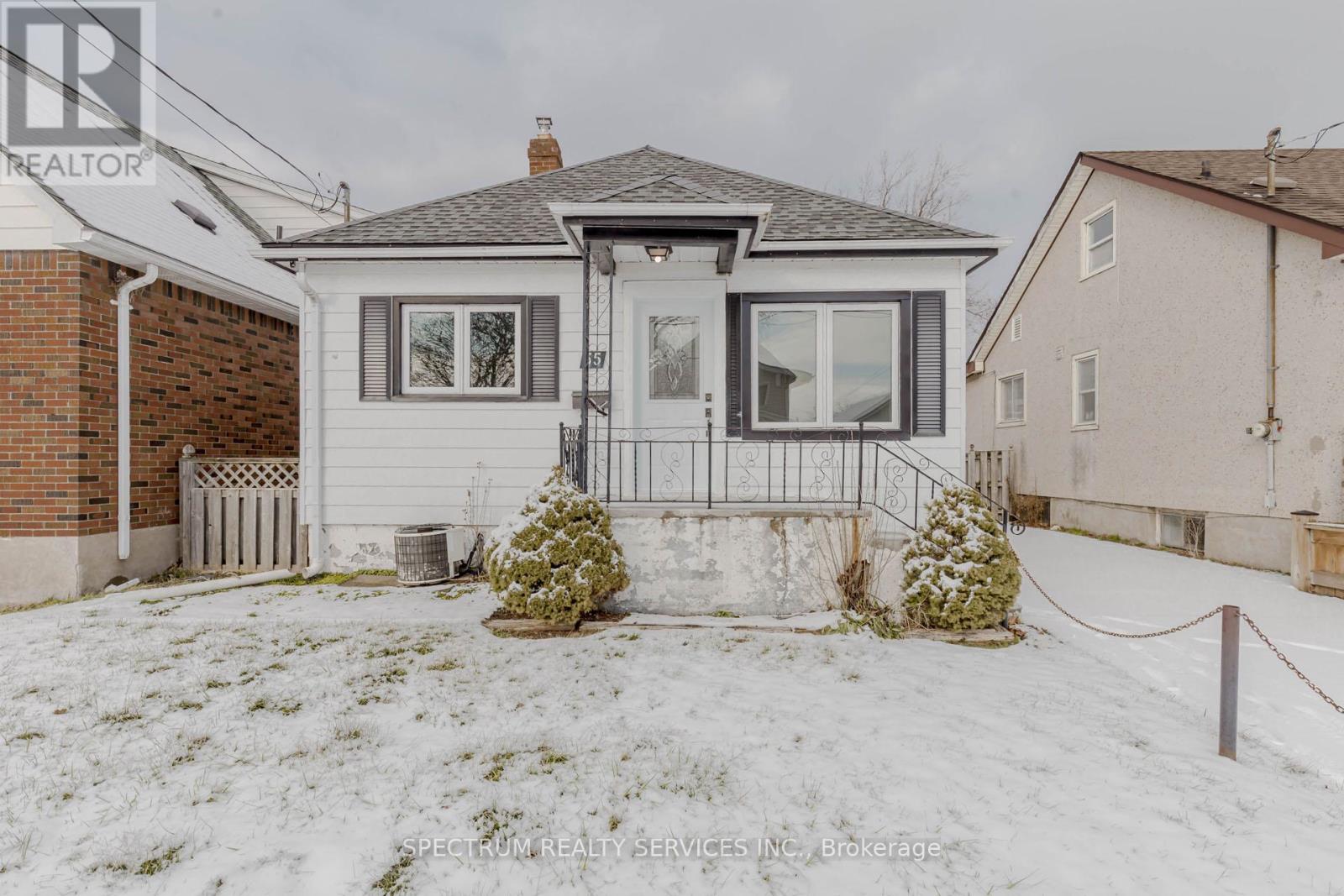Photo 6 of 55 Hamilton Street, St Catharines ON
