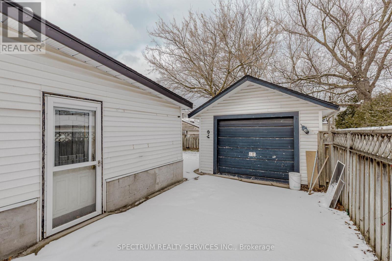 Photo 25 of 55 Hamilton Street, St Catharines ON