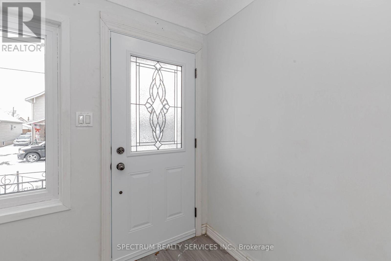 Photo 17 of 55 Hamilton Street, St Catharines ON